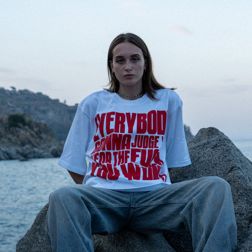 RED MOYOLA TEE